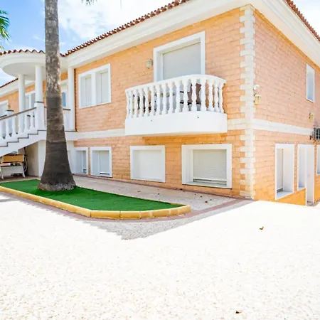 Privado En Un 3 * L'Alfas del Pi